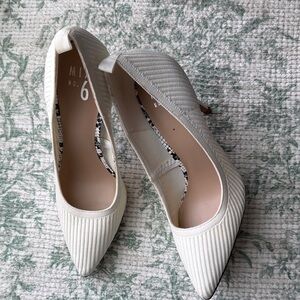 Ribbed White Stretch Women's Heels